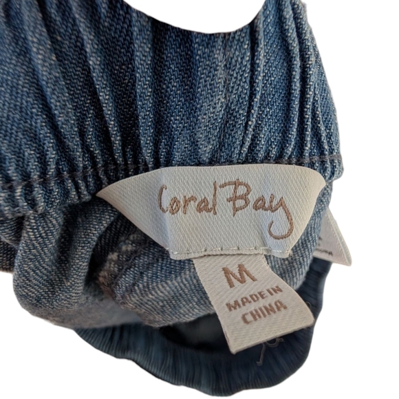 Coral Bay Women's Demin Shorts Size Medium (EUC) - Picture 7 of 9